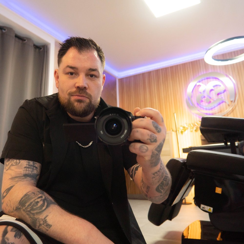 Eurico, Inhaber von Bold Ink Tattoo, im Studio
